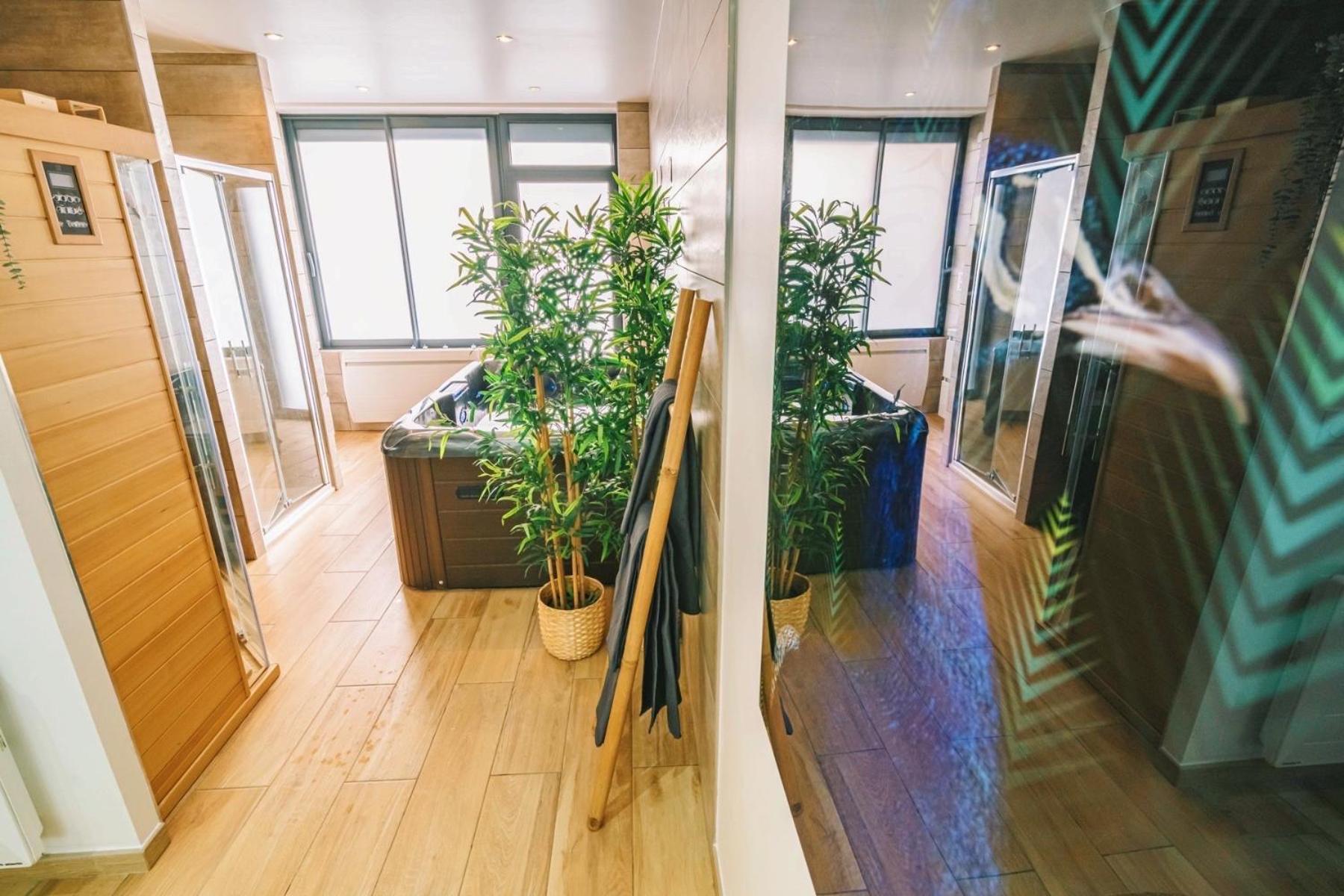 Spa Appartement O Temps Suspendu Reims Centre Sauna Et Jacuzzi Dış mekan fotoğraf